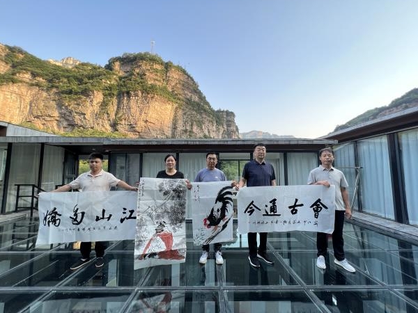 河南庆凯建筑工程有限公司举办迎七一书画家交流活动
